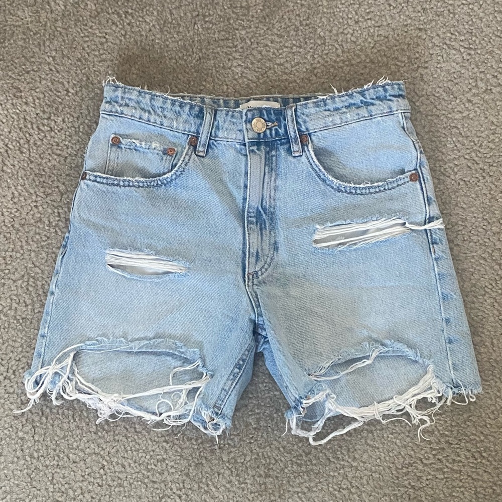 Zara Mid Rise Relaxed Jean Shorts